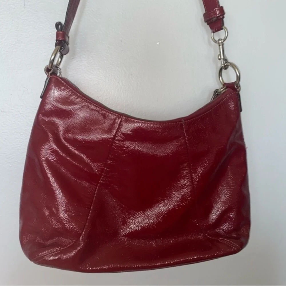 COACH Vintage SOHO Red Patent Leather Hobo Crossbody Shoulder Handbag GUC - Picture 4 of 6